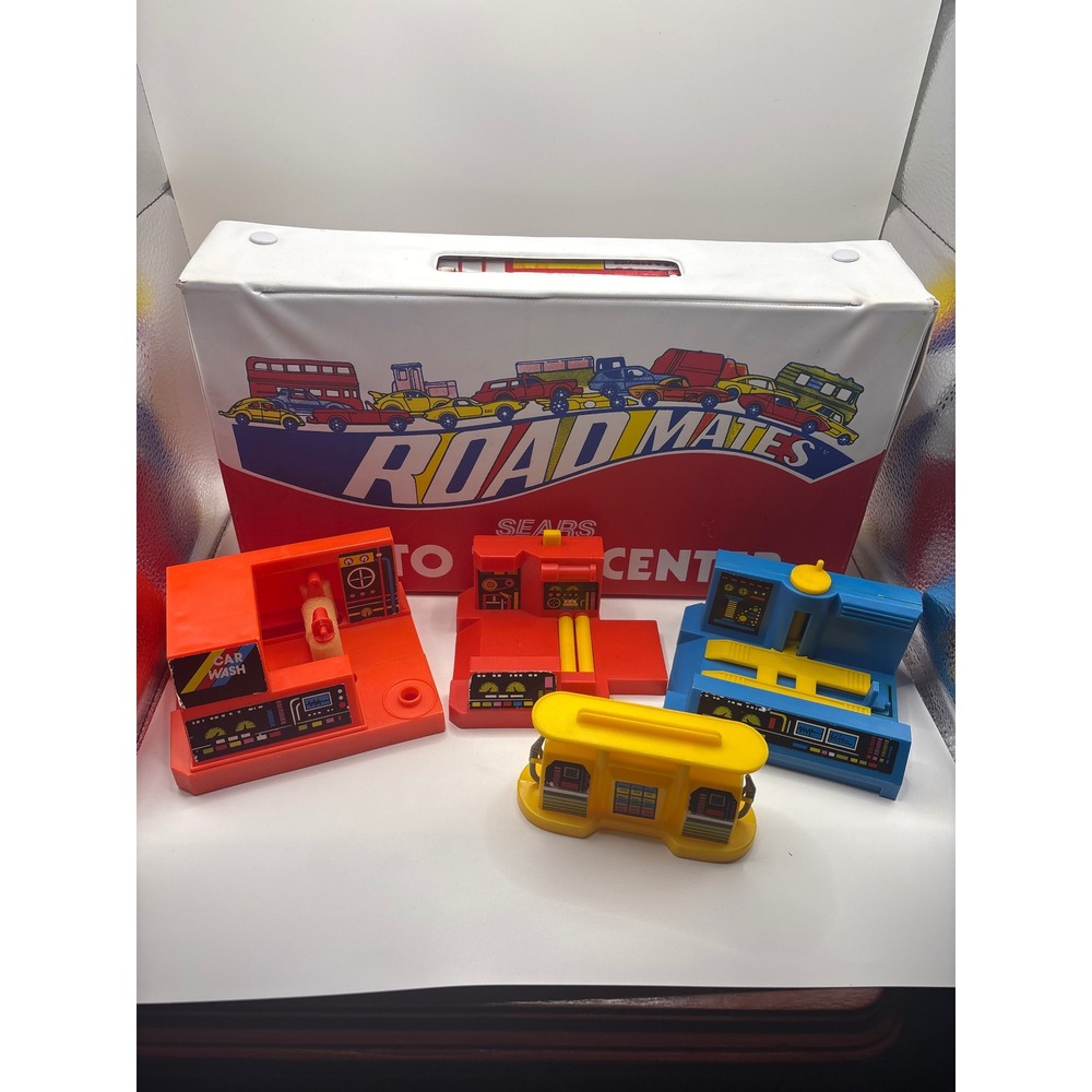VTG Sears Roadmates Auto Test Center Portable Vinyl Playset Car Wash Gas Pump